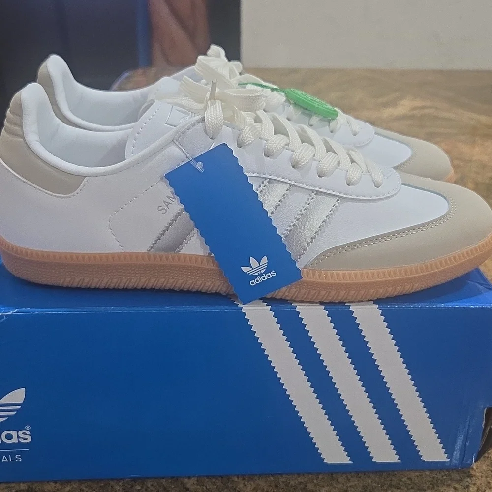 Beautiful Adidas Samba OG Tennis Shoes. Brand New! Unisex, M 8.5, W 9.5. - Picture 4 of 15